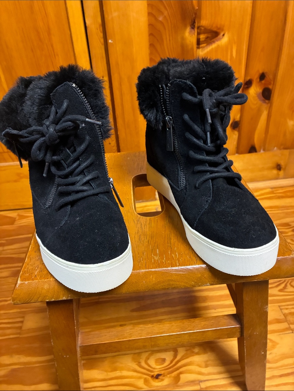J/SLIDES Black Faux Fur Lace-Up Platform Sneakers real leather